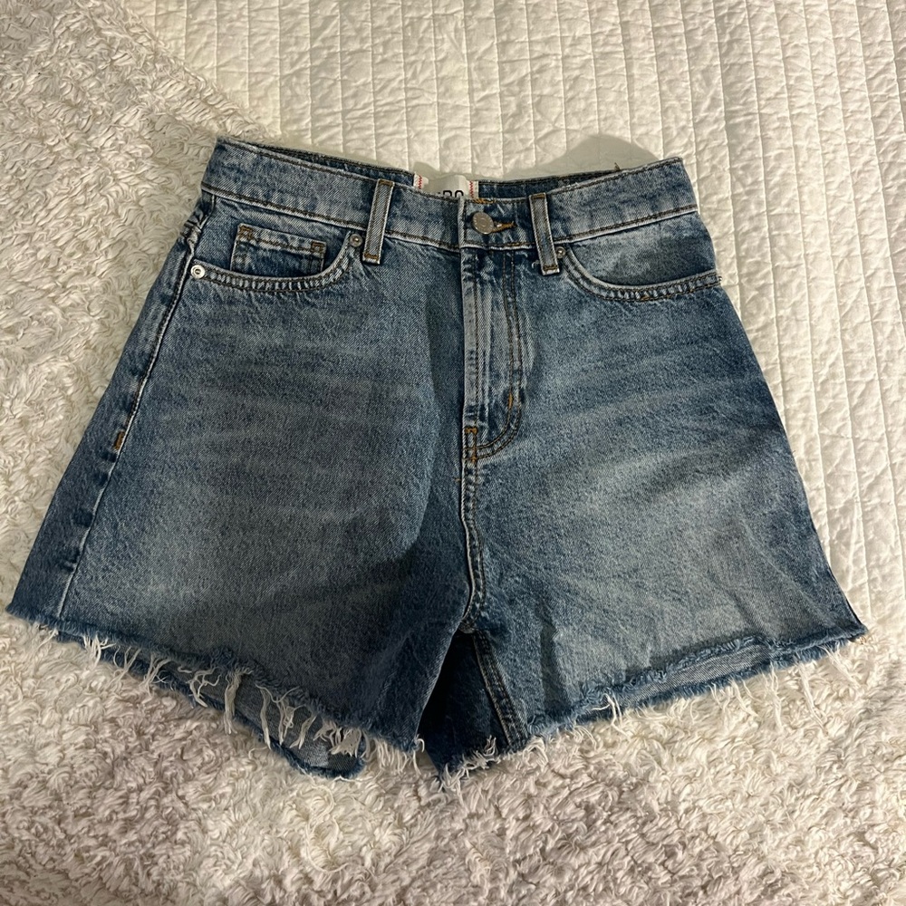BDG medium wash denim short